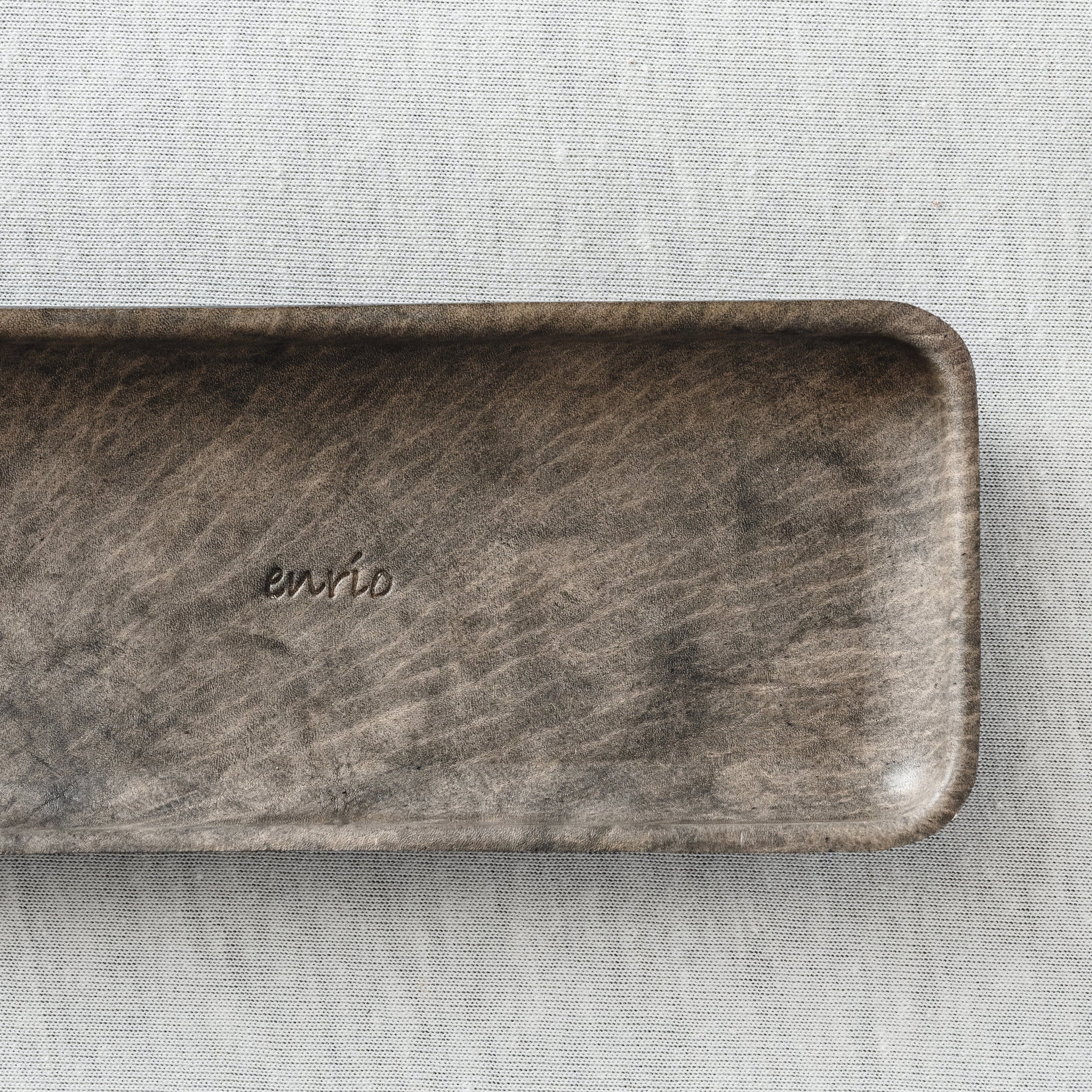 Accessory storage tray 小物置きトレイ