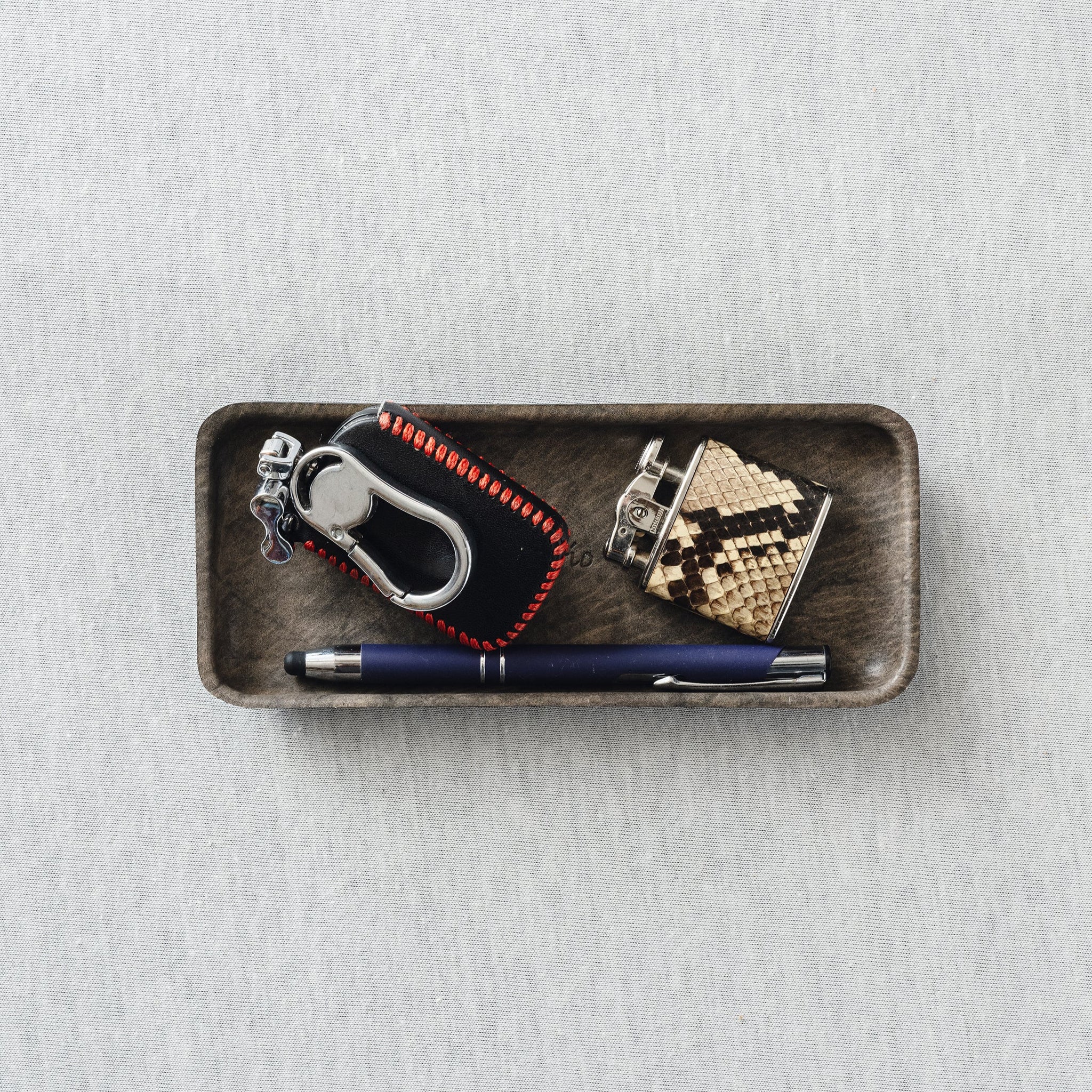 Accessory storage tray 小物置きトレイ