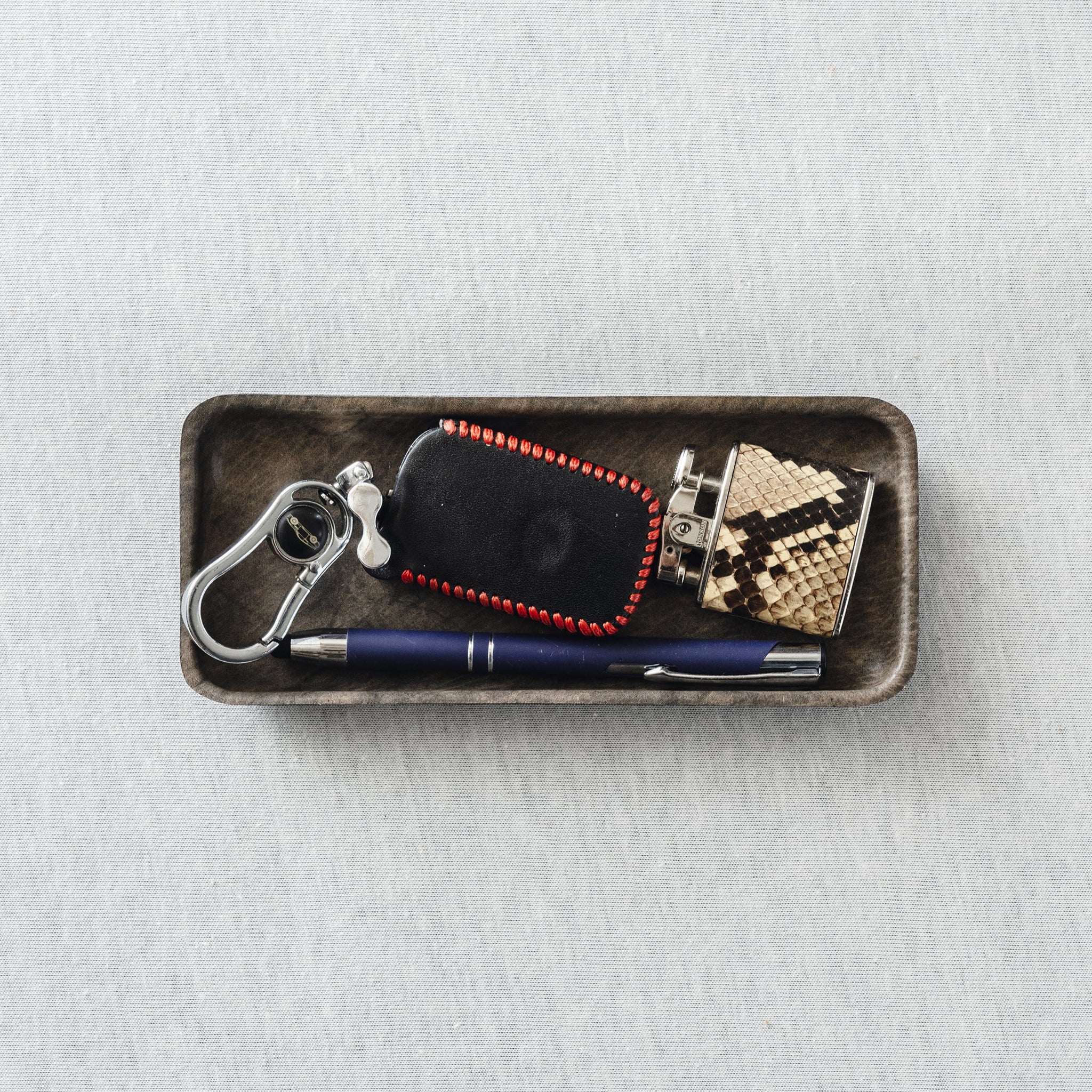 Accessory storage tray 小物置きトレイ