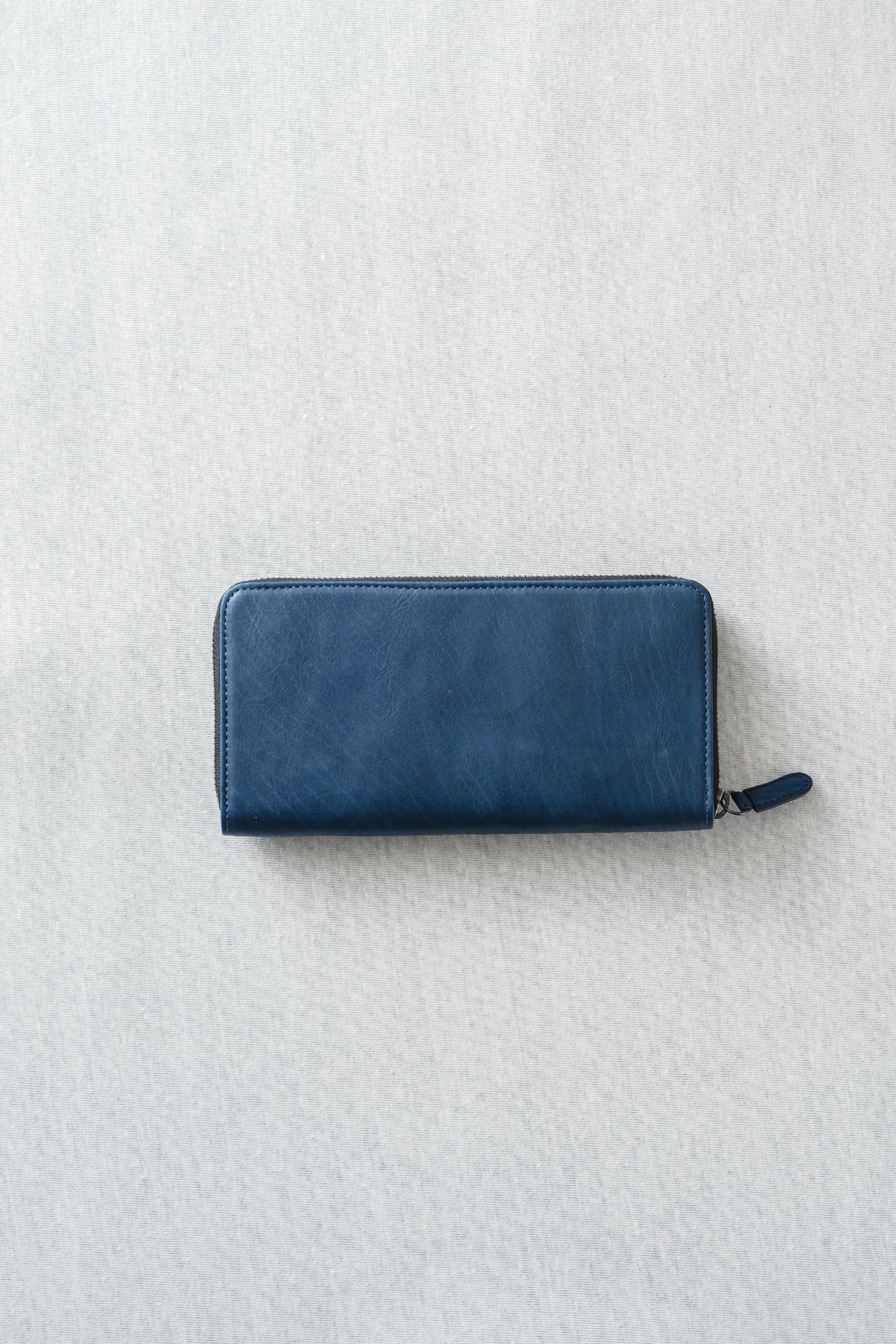 round zipper long wallet　ラウンドファスナー長財布